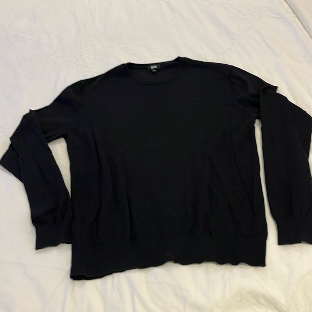 Uniglo Black Pullover